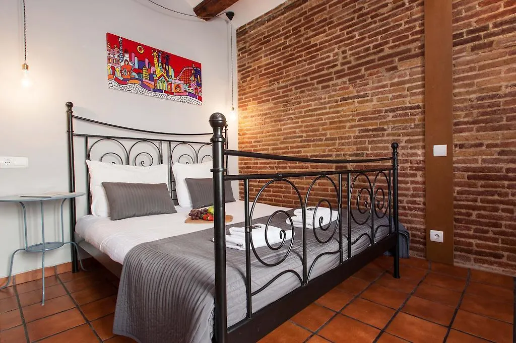 Plaza Real Apartments Barcelona 2*,