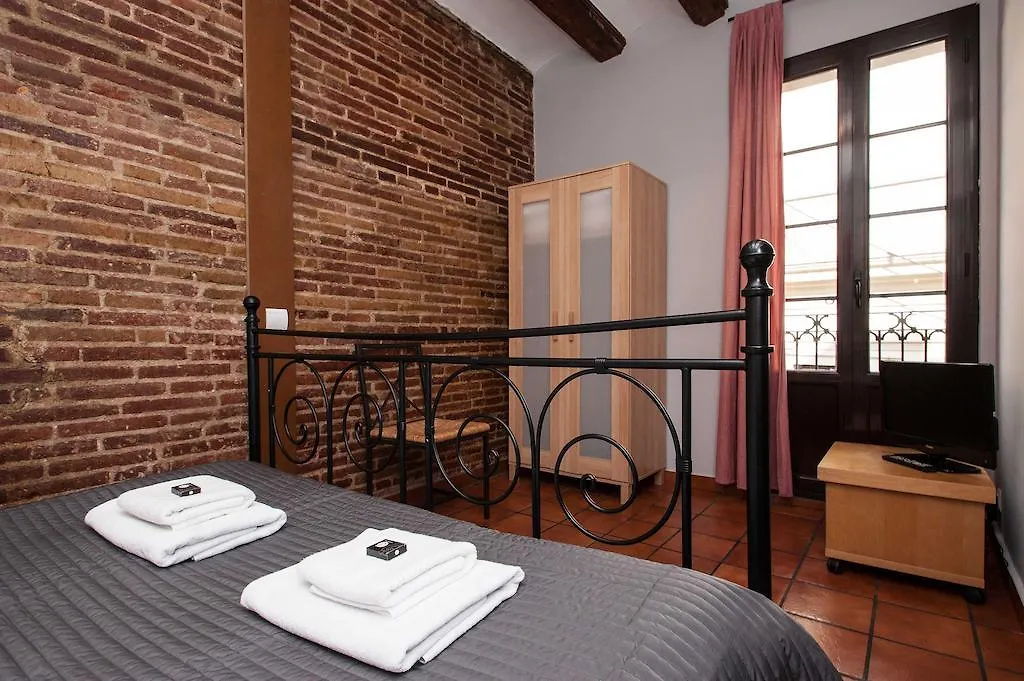 Plaza Real Apartments Barcelona Hotel