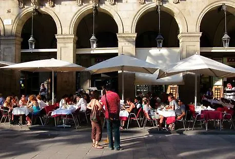 Plaza Real Apartments Barcelona