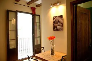 Plaza Real Apartments Barcelona Hotel